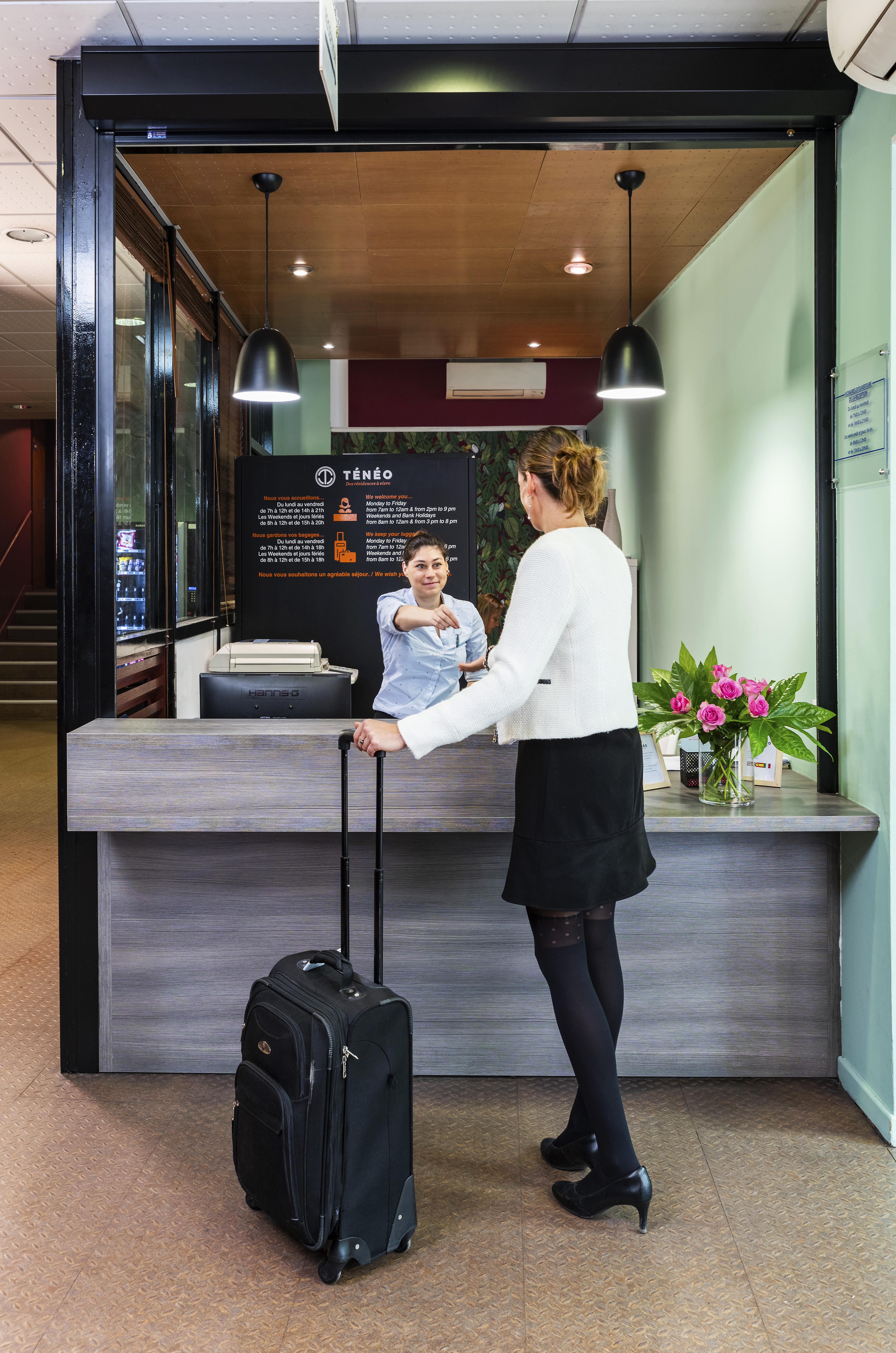 Teneo Apparthotel Bordeaux - Gare Saint Jean Exterior foto
