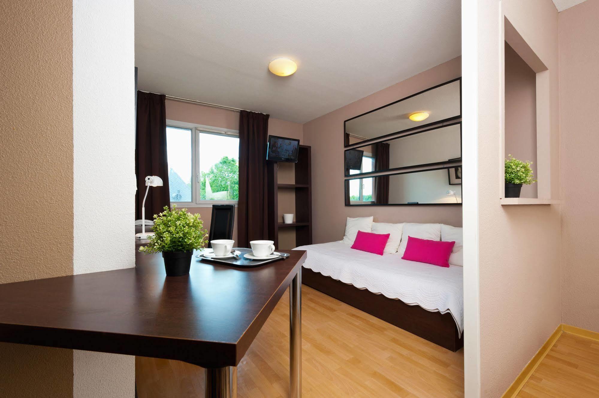 Teneo Apparthotel Bordeaux - Gare Saint Jean Exterior foto